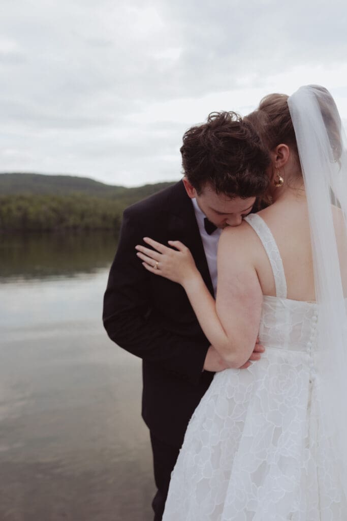 Intimate cottage wedding in the Outaouais, Quebec.