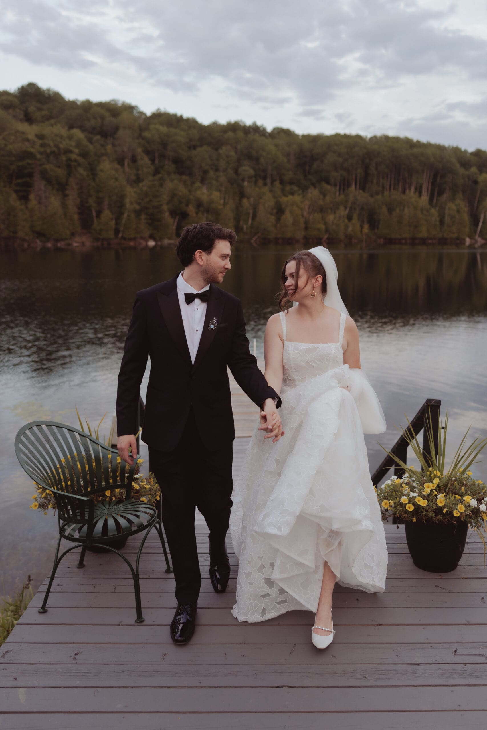 Intimate cottage wedding in the Outaouais, Quebec.