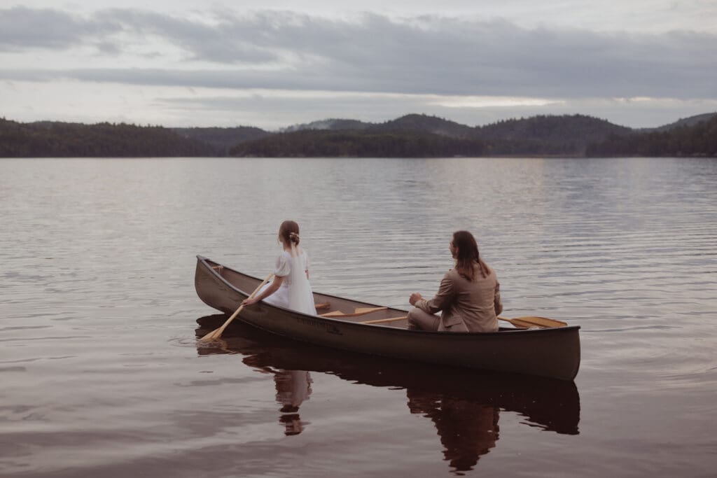 Elopement portraits on the Jack Pine Trail beach, Algonquin Park.
