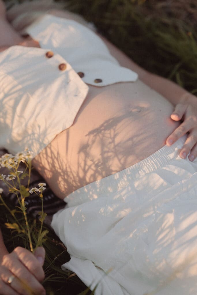 Solo maternity session in Kemptville, Ontario.
