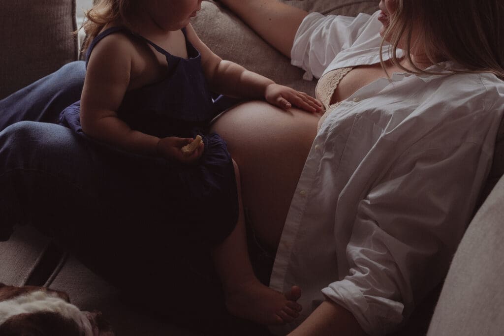 Family maternity session at home in Kemptville, Ontario.