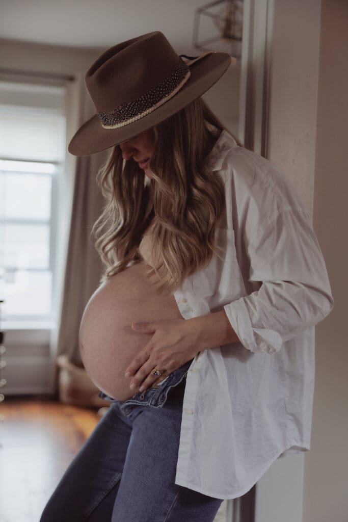 In-home maternity shoot in Kemptville, Ontario.